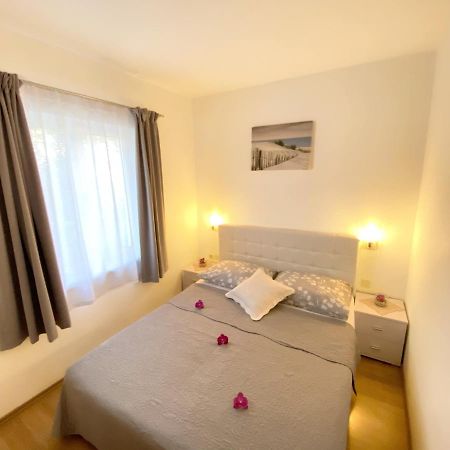 Apartments Saric Biograd Na Moru Exterior photo