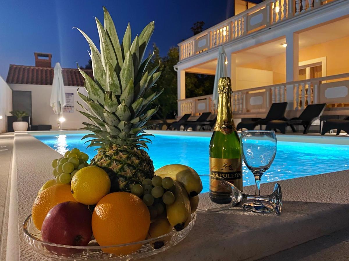 Apartments Saric Biograd Na Moru Exterior photo