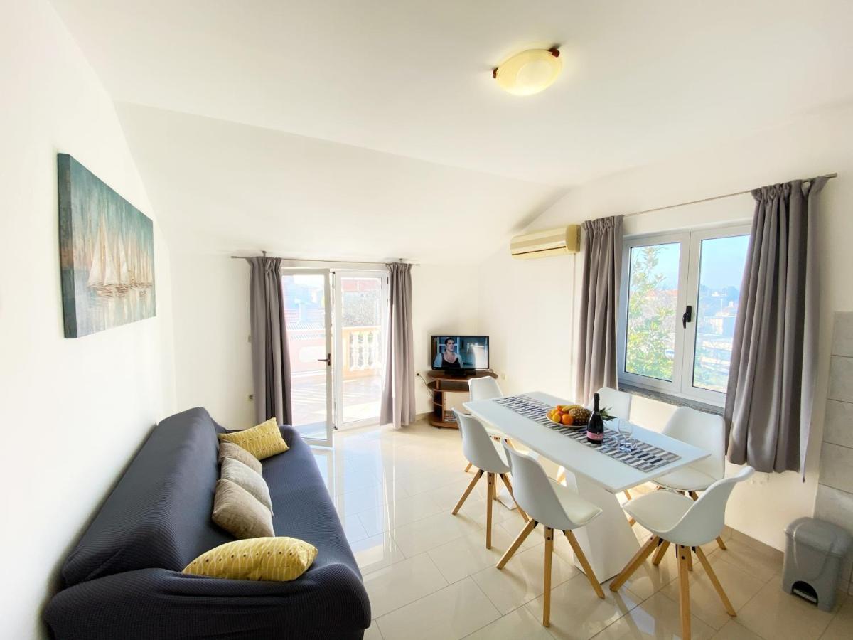 Apartments Saric Biograd Na Moru Exterior photo