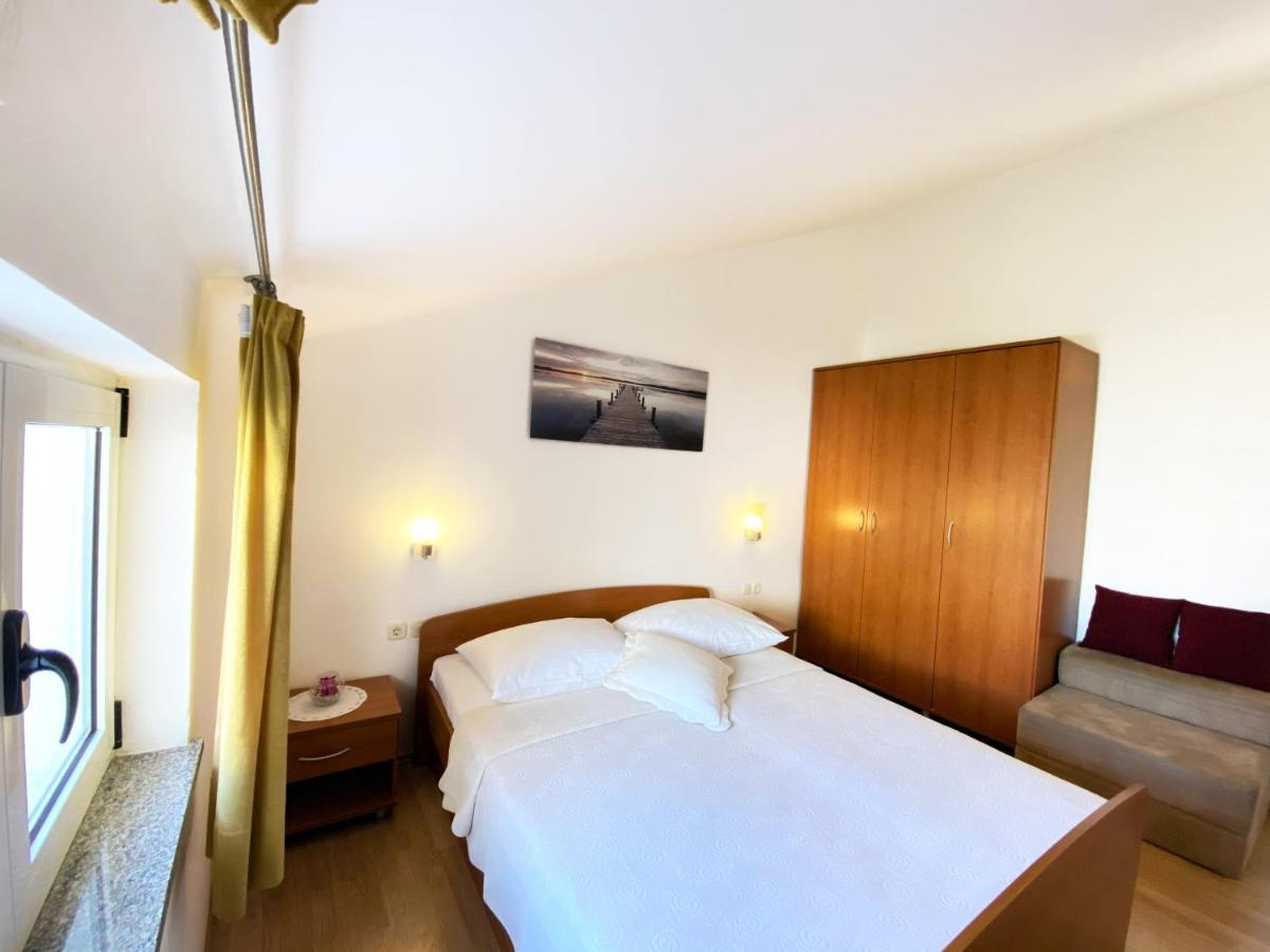 Apartments Saric Biograd Na Moru Exterior photo
