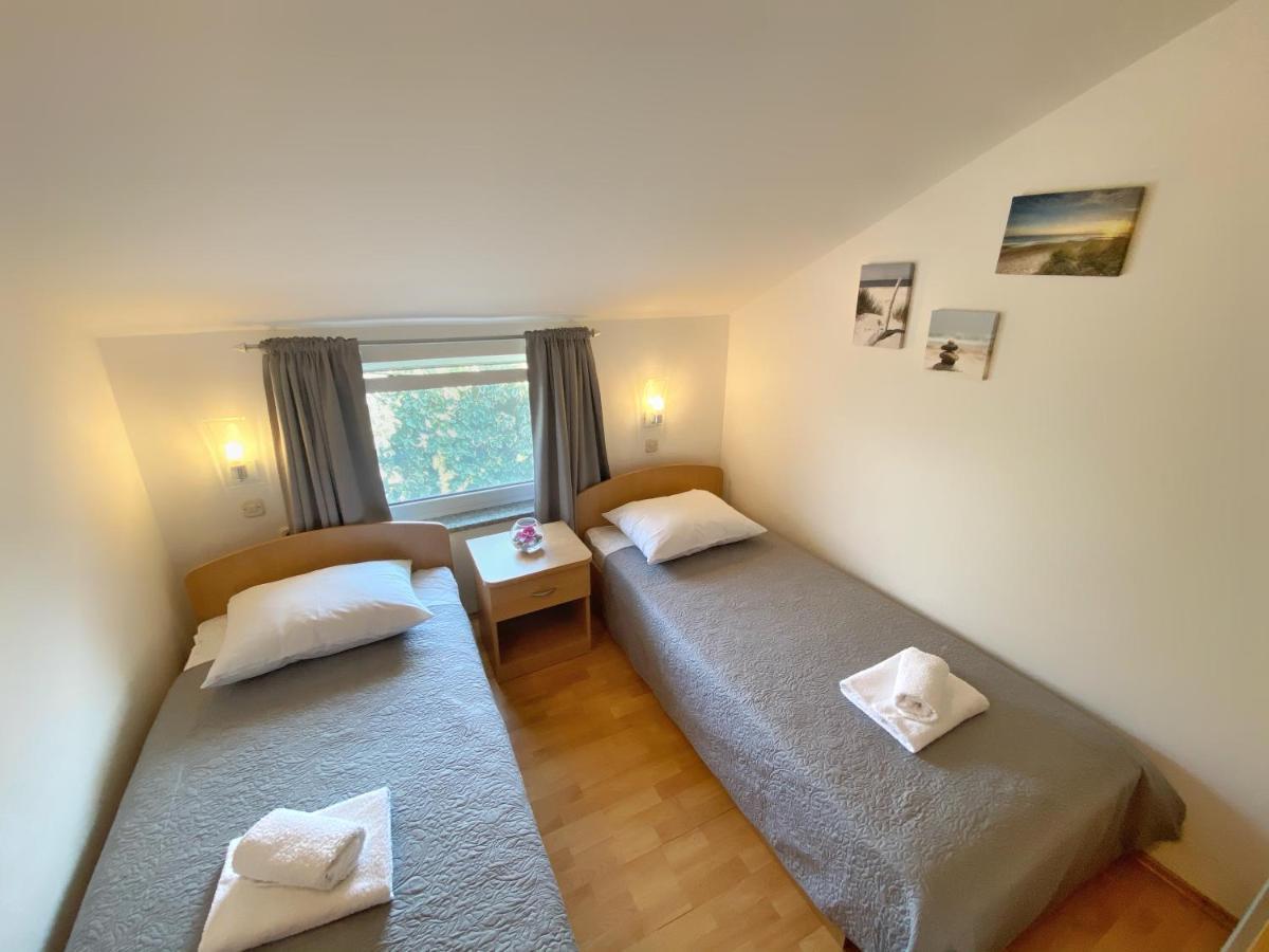 Apartments Saric Biograd Na Moru Exterior photo