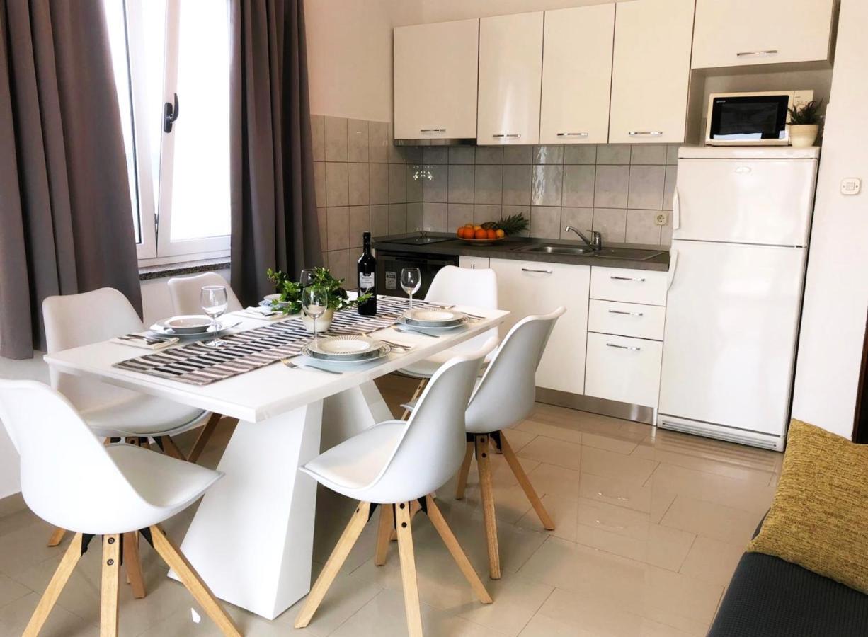 Apartments Saric Biograd Na Moru Exterior photo